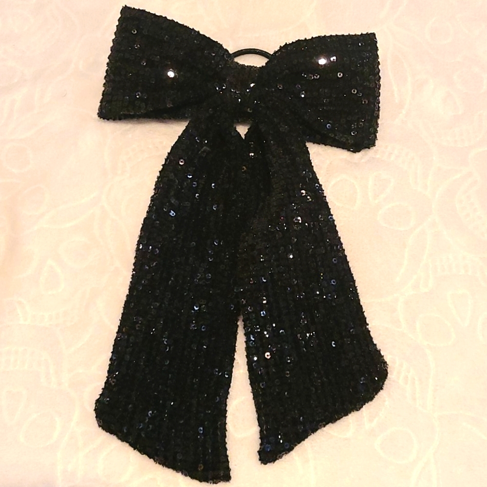 Bow hair tie